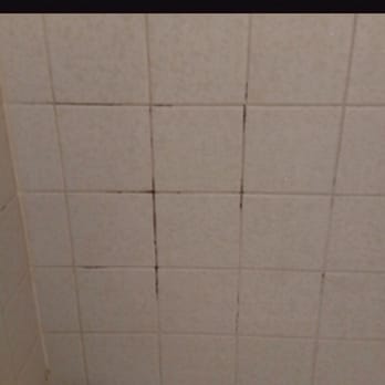 Beach Colony Resort - Mold in the bathroom. Manager tried convincing us they don't have mold problem - Resorts Near Me - Myrtle Beach, South Carolina