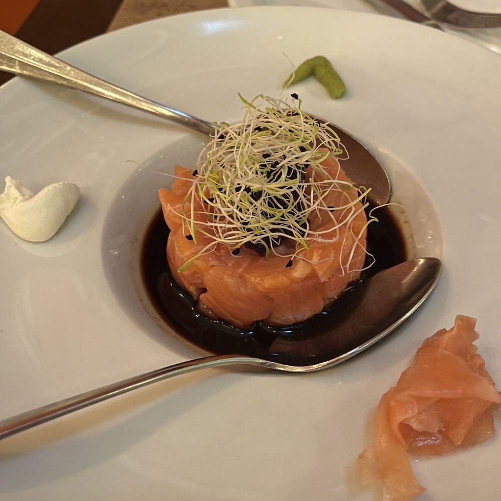 Stasha - Salmon Tartar - Portuguese Near Me - Lisbon, 11 Stasha - Salmon Tartar - Portuguese Near Me - Lisbon, 11