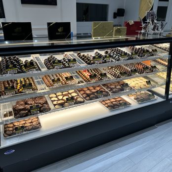 Sweet Dream - Inside display - Chocolatiers & Shops Near Me - Newton, Massachusetts Sweet Dream - Inside display - Chocolatiers & Shops Near Me - Newton, Massachusetts