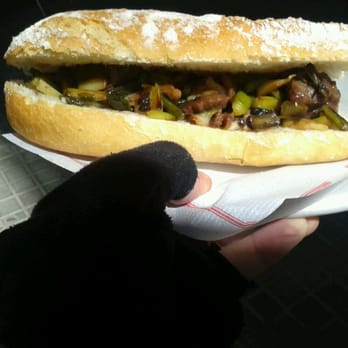 Cresol Bar i Menjars - Bocata de carrillada y ajos tiernos - Spanish Near Me - Valencia, V