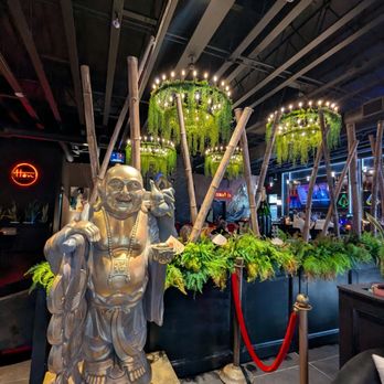 Hen Vietnamese Kitchen and Bar - Interior decor - Vietnamese Near Me - Tinton Falls, New Jersey Hen Vietnamese Kitchen and Bar - Interior decor - Vietnamese Near Me - Tinton Falls, New Jersey