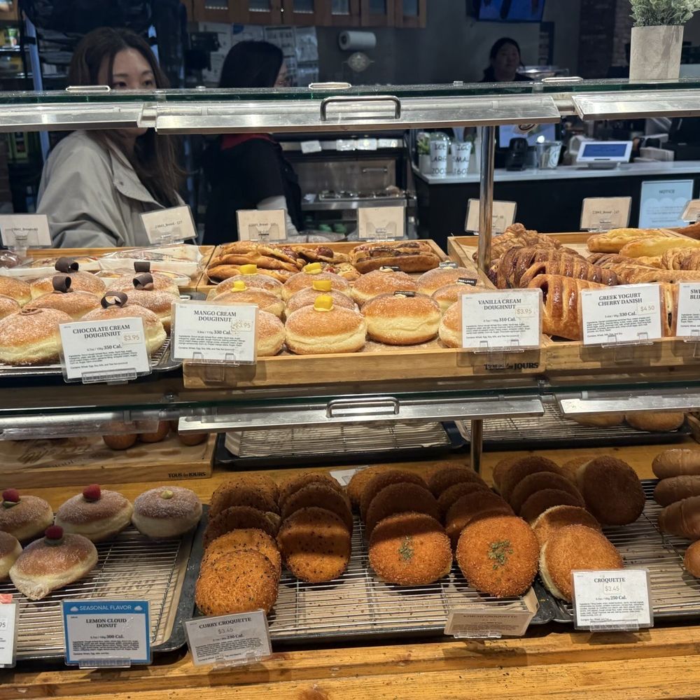 Tous Les Jours - Bakeries Near Me - Glenview, Illinois Tous Les Jours - Bakeries Near Me - Glenview, Illinois