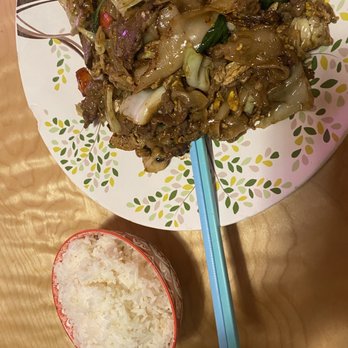 Rukdiew Cafe - Pad Kee Mao (Drunk Noodle) fantastic! - Thai Near Me - Portland, Oregon Rukdiew Cafe - Pad Kee Mao (Drunk Noodle) fantastic! - Thai Near Me - Portland, Oregon