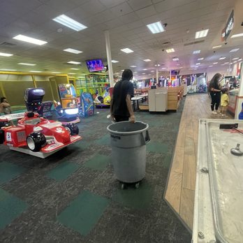Chuck E. Cheese - Pizza Near Me - Fairview Heights, Illinois