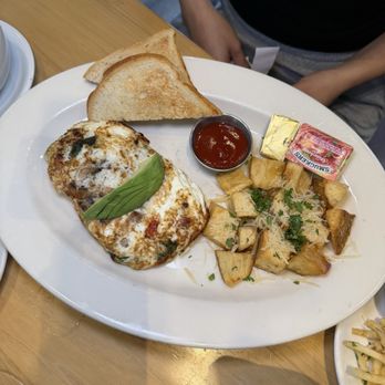 Eat Chow - Amy's Egg White Omelette* - Breakfast & Brunch Near Me - Newport Beach, California Eat Chow - Amy's Egg White Omelette* - Breakfast & Brunch Near Me - Newport Beach, California