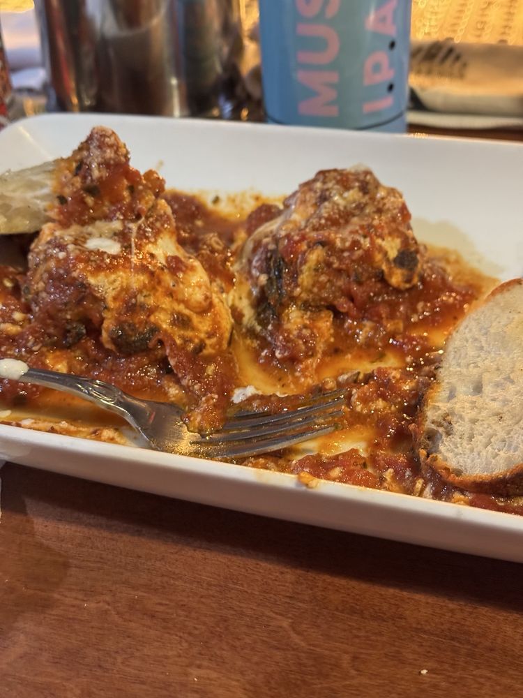 Anthony’s Pizza Bar & Grille Anthony’s Pizza Bar & Grille