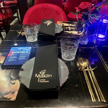 MaKiin - Table setup - Thai Near Me - Houston, Texas