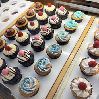 Cupcakin' Bake Shop - Pretty cupcakes - Bakeries Near Me - Walnut Creek, California