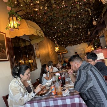 Compari's - Pizza Near Me - Los Angeles, California Compari's - Pizza Near Me - Los Angeles, California
