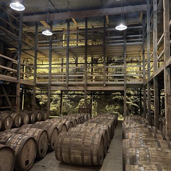 Maker's Mark Distillery - Tours Near Me - Loretto, Kentucky