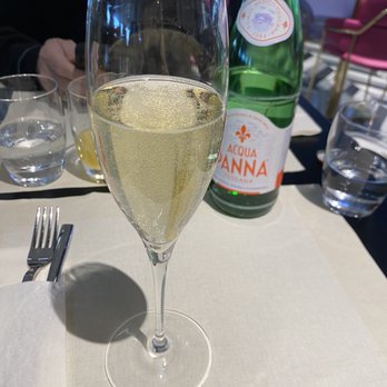 Motta - Cava Sparkling Wine - Bars Near Me - Ferno, Virginia