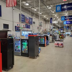 Lowe's Home Improvement - Helloooo???