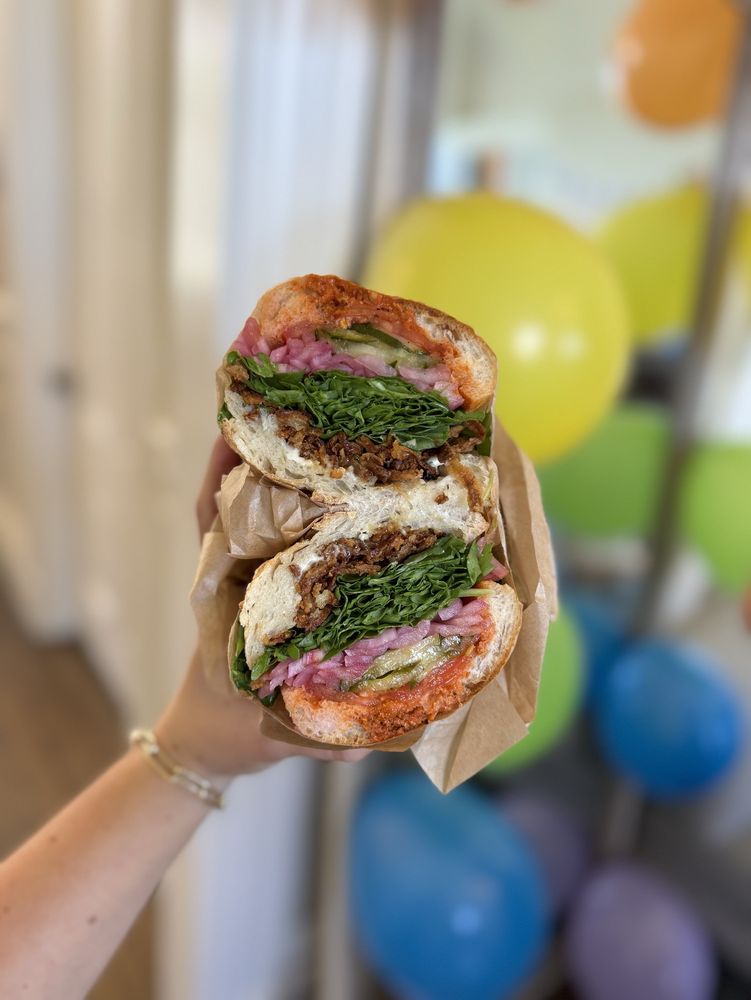 LUCINDA’S DELI & MORE Updated July 2024 212 Photos & 208 Reviews 535 Scott St, San