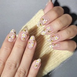 V-Luxe Nails & Spa