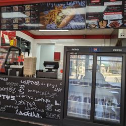 Lefty's Cheesesteak - Front Counter
