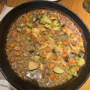 Taverna del Bisbe - Chicken paella - Catalan Near Me - Barcelona, B Taverna del Bisbe - Chicken paella - Catalan Near Me - Barcelona, B