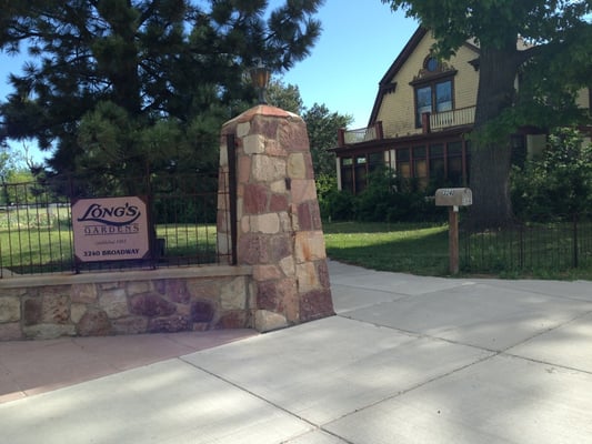 Long's Gardens by null