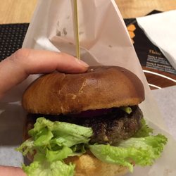Honig & Senf - Einfach nur lecker. Alles frisch zubereitet aus besten Zutaten. Das sieht nicht nur frisch auf den Fotos aus, sondern auch auf dem Tablet.