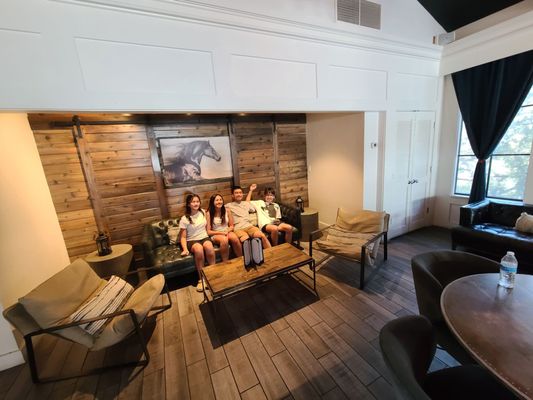 Vinland Hotel and Lounge by null