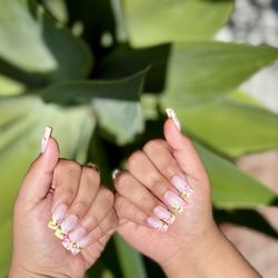 Sea Spa - Beautiful nails done by Michelle