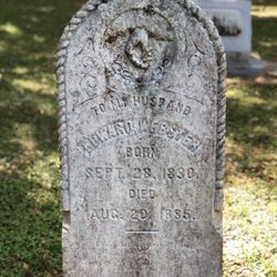Oak Hill Cemetery - The broken link on this headstone represents life removed by the hand of heaven.
