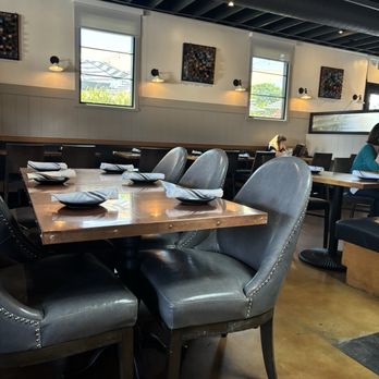 foothill - New American Near Me - Pasadena, California