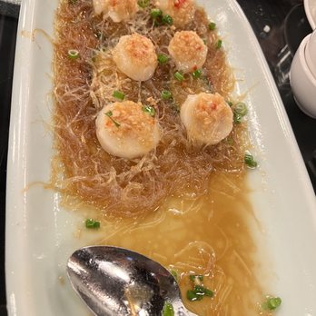 Meizhou Dongpo Restaurant - Steamed Scallops with Garlic and Vermicelli - Szechuan Near Me - Arcadia, California