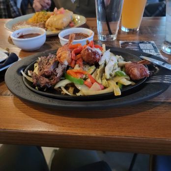 Cantina Laredo - Fajitas Tres - Mexican Near Me - Virginia Beach, Virginia Cantina Laredo - Fajitas Tres - Mexican Near Me - Virginia Beach, Virginia