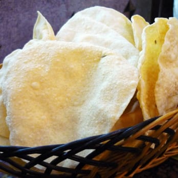 Queens Restaurant - Papadum with mint sauce. Soooo tasty, I normally have 4x as starter. - Indian Near Me - London, XGL