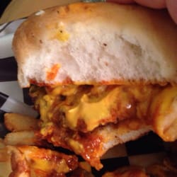 Curly's Food Truck - Look at that chili and cheese dripping onto the fries. And the size of that super size sweet bun. OMG it was huge and so good.