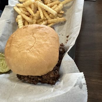Joy and Ed’s Bar and Grill - Sloppy Joe special - American Near Me - Utica, Illinois