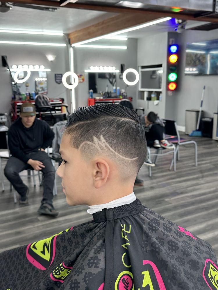 PIT STOP BARBER SHOP 15 Photos 4104 East Belmont Ave, Fresno