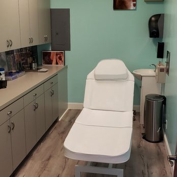 Gallery X Art Collective - Piercing room - Tattoo Near Me - Murray, Kentucky Gallery X Art Collective - Piercing room - Tattoo Near Me - Murray, Kentucky