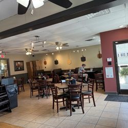 Del Vecchios - Dining area
