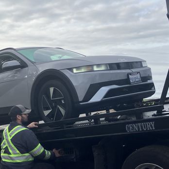 West Coast Auto & Towing - RJ, quickly and expertly getting my Ioniq 5 ready to travel - Towing Near Me - Atascadero, California West Coast Auto & Towing - RJ, quickly and expertly getting my Ioniq 5 ready to travel - Towing Near Me - Atascadero, California