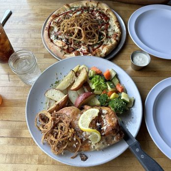 Hideaway House - Brick Chicken* BBQ Bacon Bird* - Pizza Near Me - Sedona, Arizona