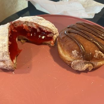 Potomac Bakery - Raspberry and Nutella paczki - Bakeries Near Me - Pittsburgh, Pennsylvania Potomac Bakery - Raspberry and Nutella paczki - Bakeries Near Me - Pittsburgh, Pennsylvania
