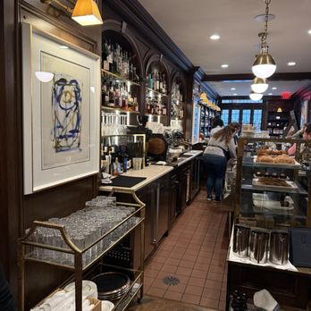 Flyleaf - Bar - Bookstores Near Me - Grosse Pointe Farms, Michigan