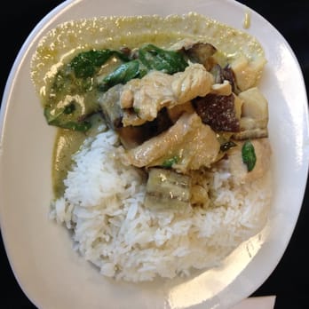 Thai Curry Simple - Green curry with Chicken and white rice - Thai Near Me - Seattle, Washington Thai Curry Simple - Green curry with Chicken and white rice - Thai Near Me - Seattle, Washington