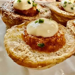 Ochobcn - Stuffed potato with magic on top
