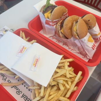 In-N-Out Burger - Burgers Near Me - Lebanon, Tennessee
