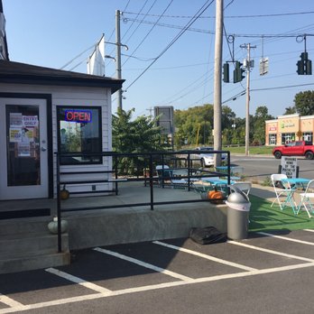 Graham’s Coffee Parlor - Outdoor searing, Covid-19 - Coffee & Tea Near Me - Schenectady, New York