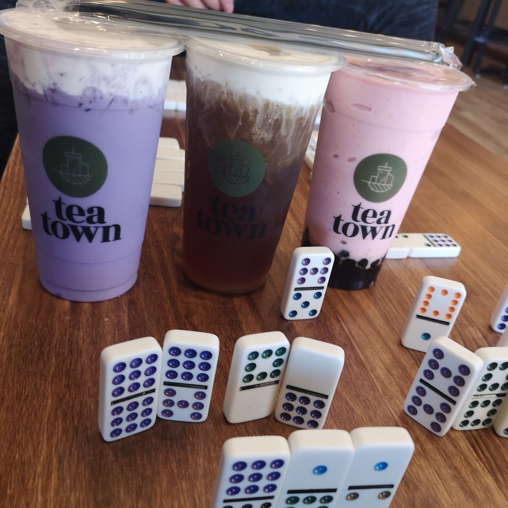 Tea Town - Taro milk tea w coconut cream. Oolong tea w coconut cream. Strawberry banana smoothie - Coffee & Tea Near Me - Plano, Texas