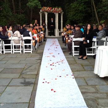 Crestwood Manor - Gazebo at outdoor ceremony space - Wedding Planning Near Me - Northport, New York