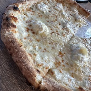 Pizzarello - Quatro Formaggi Pizza - Pizza Near Me - Miami, Florida