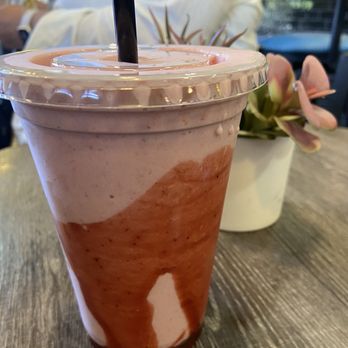 The Social Cafe & Lounge - Banana Berry Bliss - Cafes Near Me - Palm Springs, California