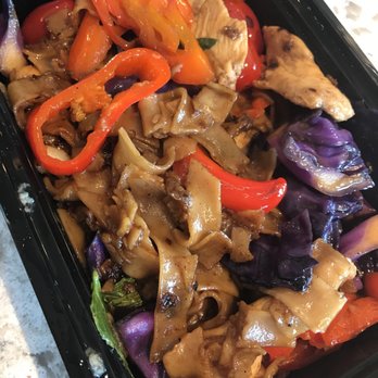 Eat Thai Cafe - Drunken noodle - Food Trucks Near Me - Bismarck, North Dakota Eat Thai Cafe - Drunken noodle - Food Trucks Near Me - Bismarck, North Dakota