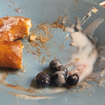 Blu Island Bistro - cake donuts w/glaze drizzle and berries - New American Near Me - Venice, Florida Blu Island Bistro - cake donuts w/glaze drizzle and berries - New American Near Me - Venice, Florida