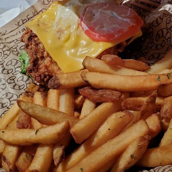 Cheddar's Scratch Kitchen - American Near Me - Fort Wayne, Indiana