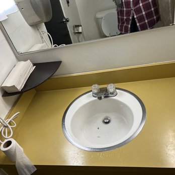 123 Farm - Bathroom - Farmers Market Near Me - Cherry Valley, California